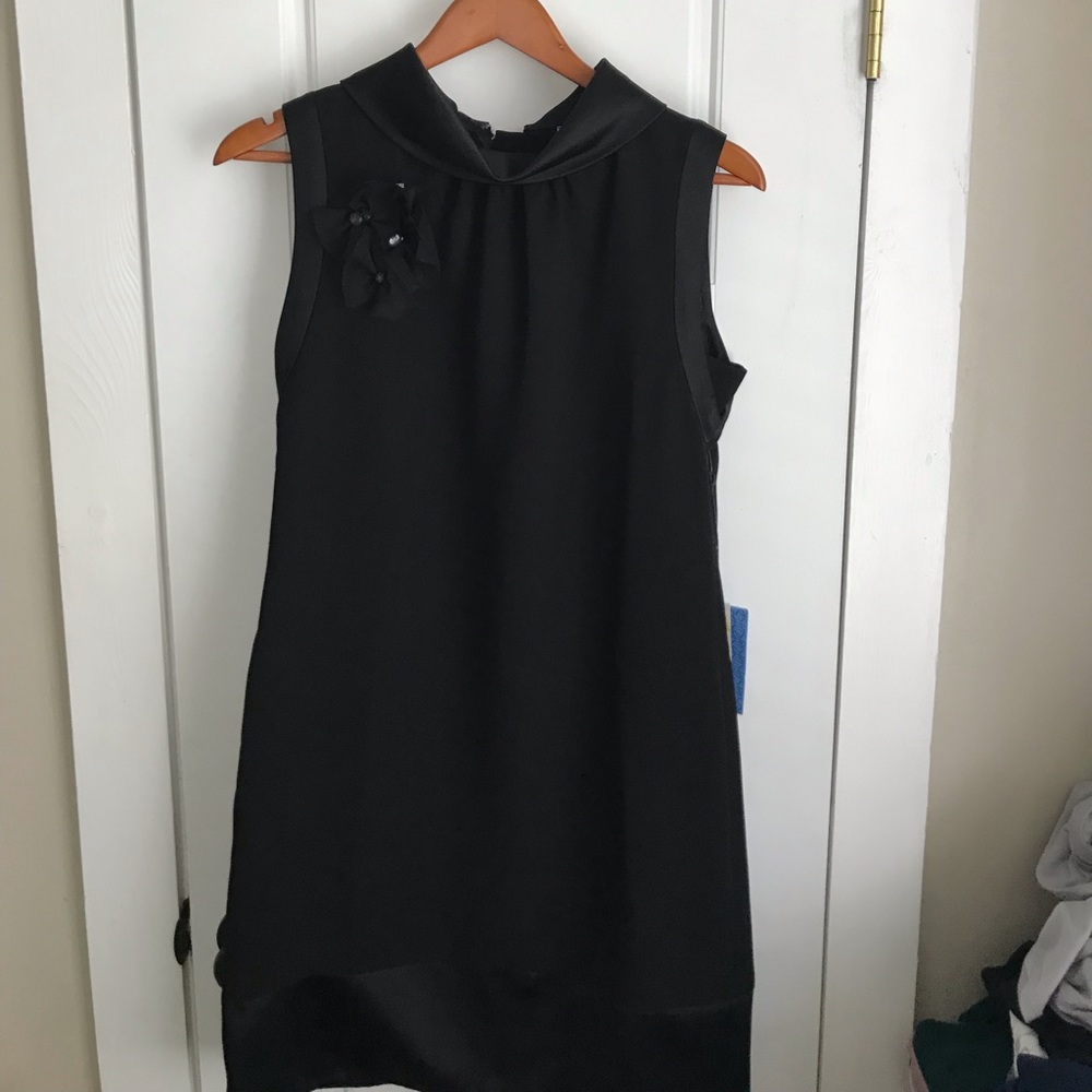 Vera Wang Shift Cocktail Dress